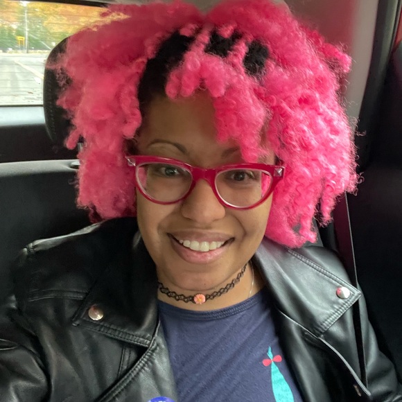 Meet your Posher, Mindy - Picture 4 of 4